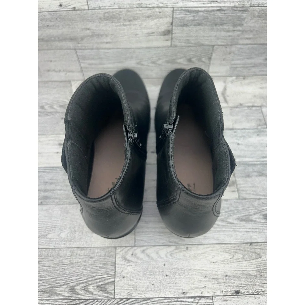 Clarks Collection Black Leather Ankle Boots‎ Block Heel Side Zip Women Sz 8.5M
